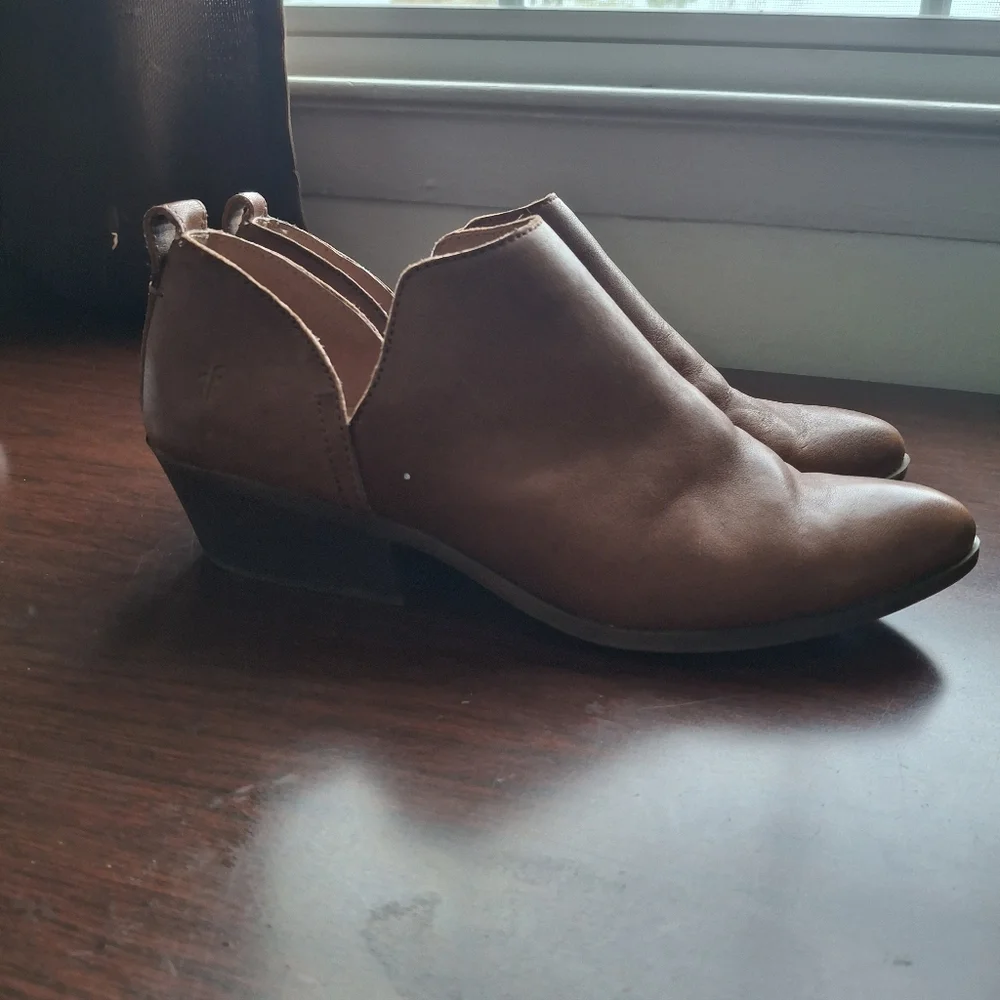 Frye "Rowan" Brown Leather Ankle Slip On Boots - Picture 13 of 13